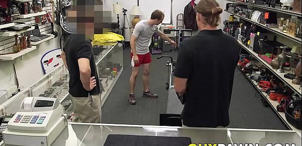  Athlete fucked by pawnbrokers on a workout machine